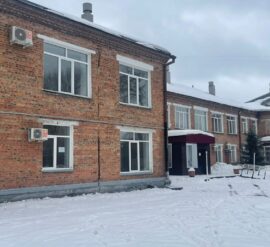Омская гимназия № 85 получила в дар здание в центре города