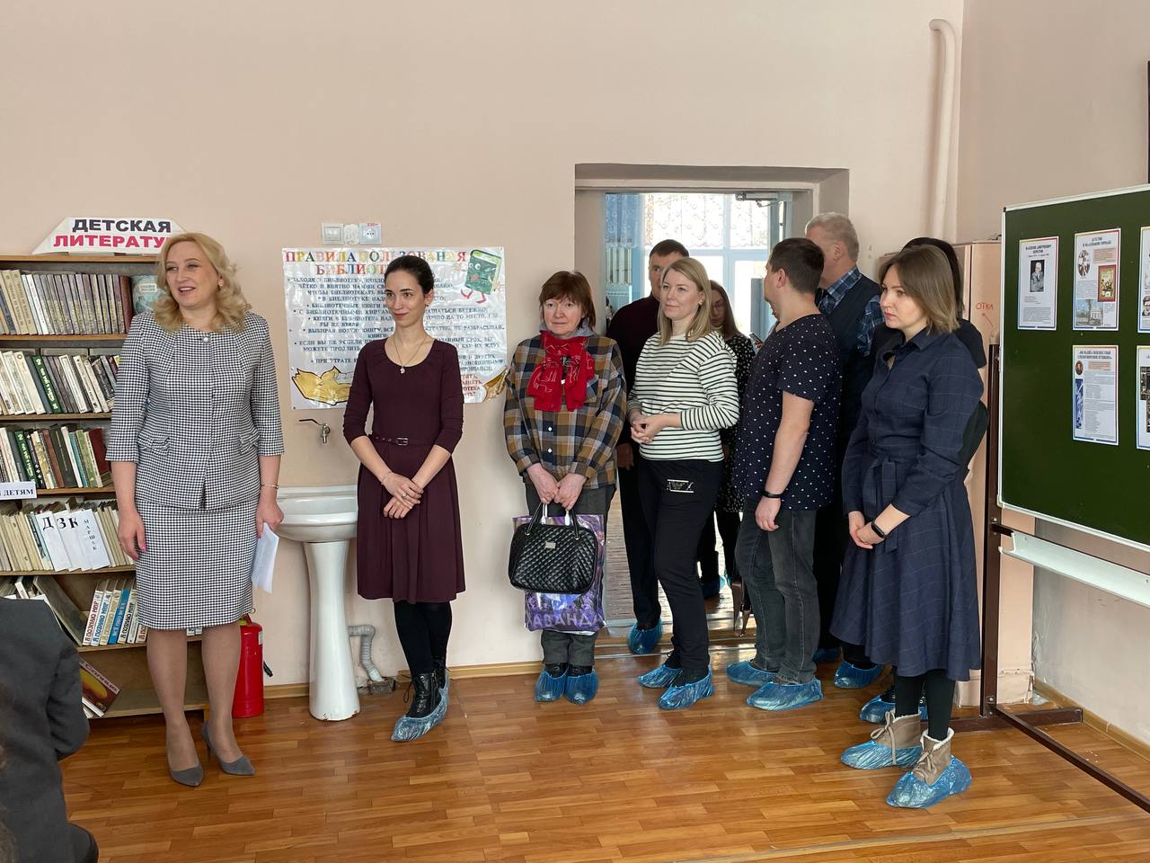 В Омске более 2 тысяч родителей пришло в школы на день открытых дверей