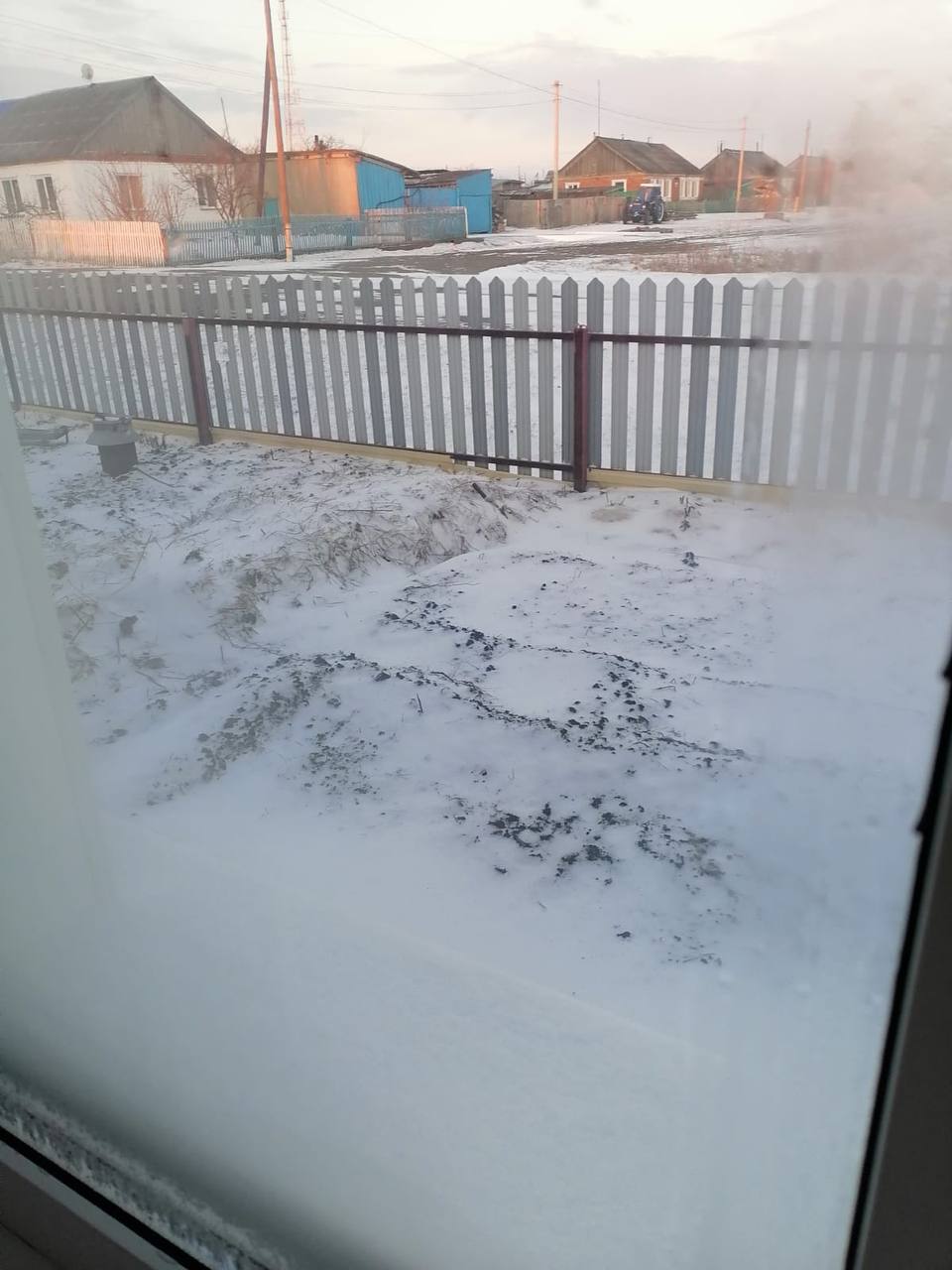 В районах Омской области выпал снег