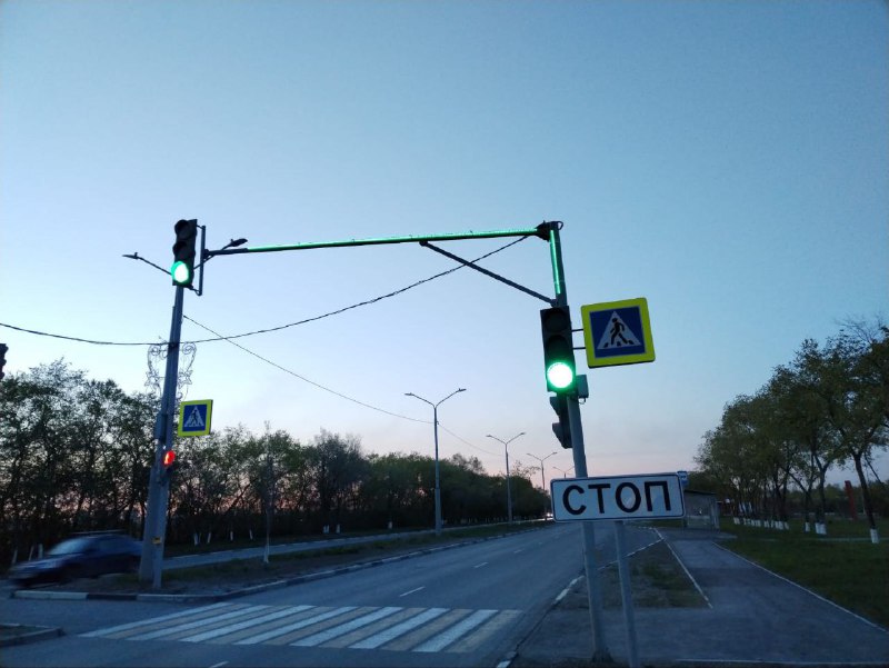В Омске продолжается установка светодиодных консолей на светофоры