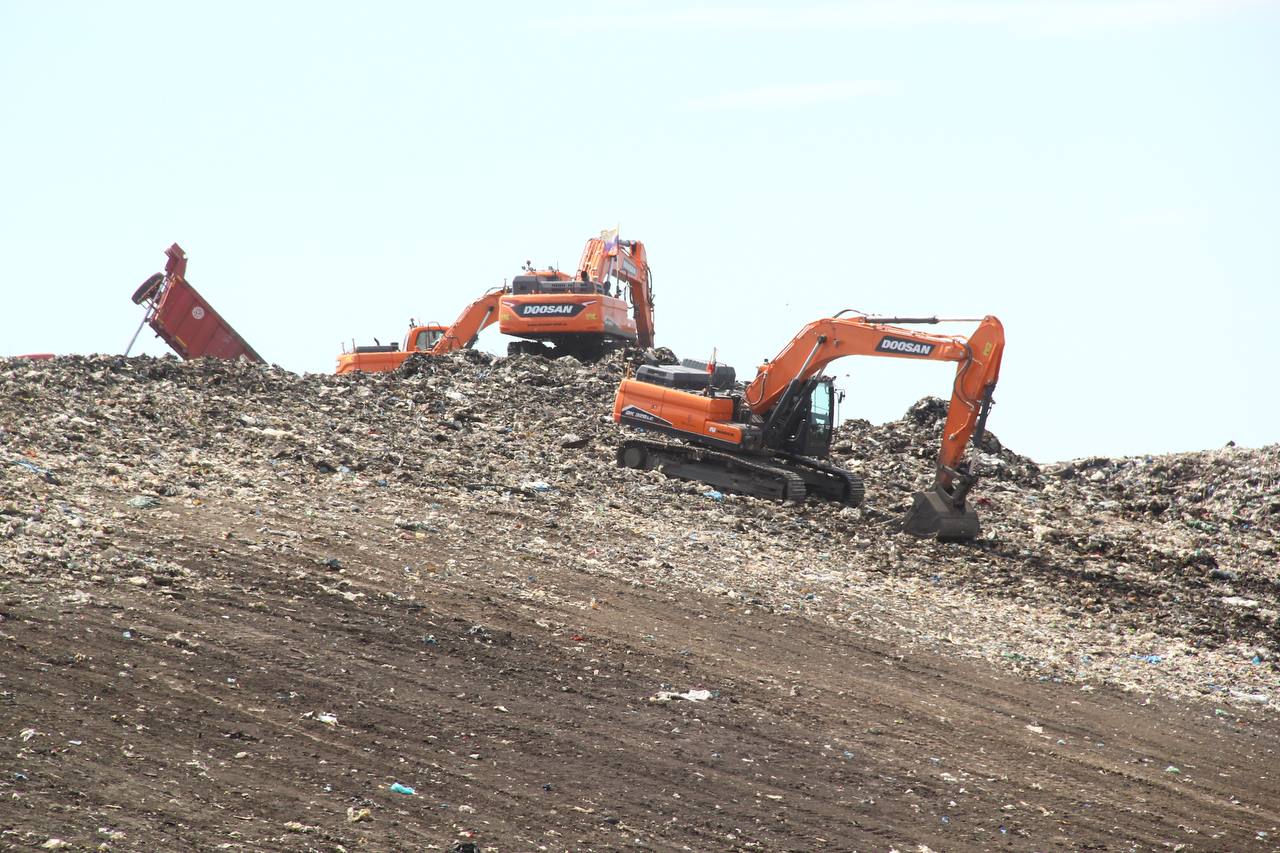 В Кировском округе Омска продолжается рекультивация крупной свалки ТБО