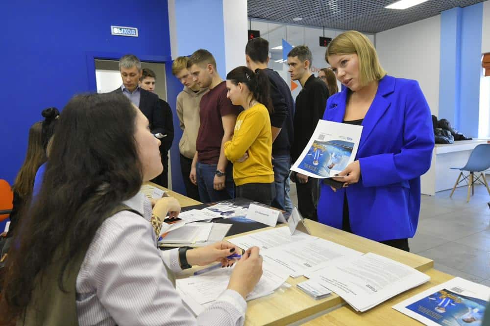 На предприятия ОПК в этом году устроилось более 4-х тысяч омичей