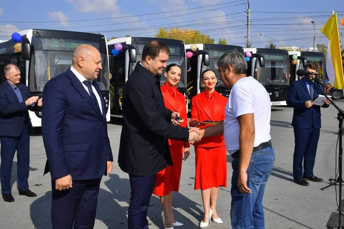 Новые автобусы «НеФАЗ» переданы Омску