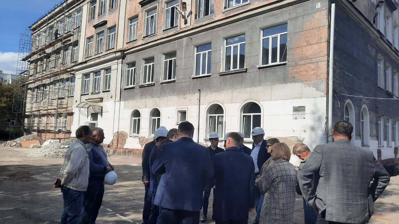 Капремонт омской школы №75 завершится уже в октябре