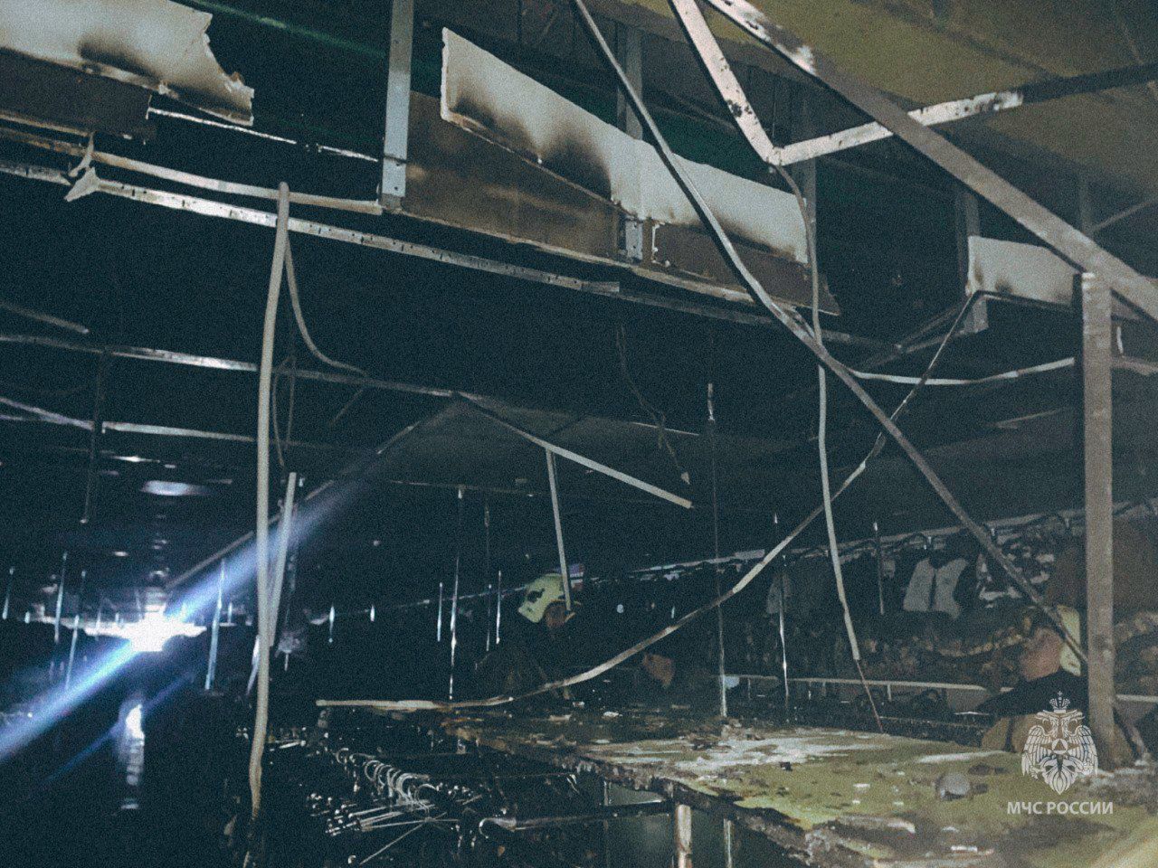 В торговом центре на Московке выгорел магазин одежды
