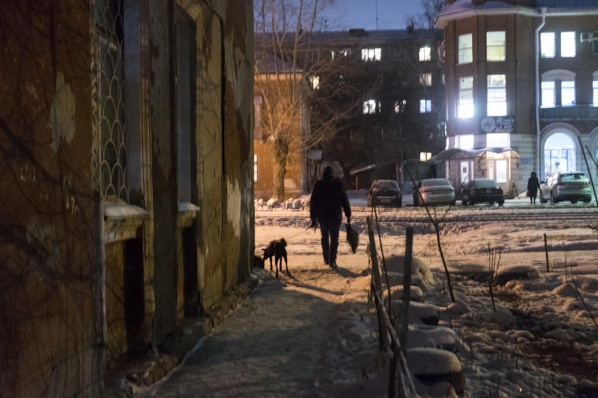 Прогулка по старому району: фоторепортаж с улицы Серова