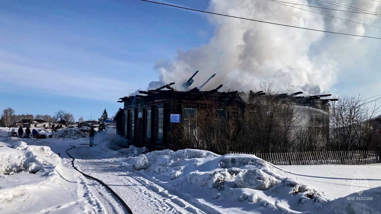 В Омской области сгорел фельдшерско-акушерский пункт
