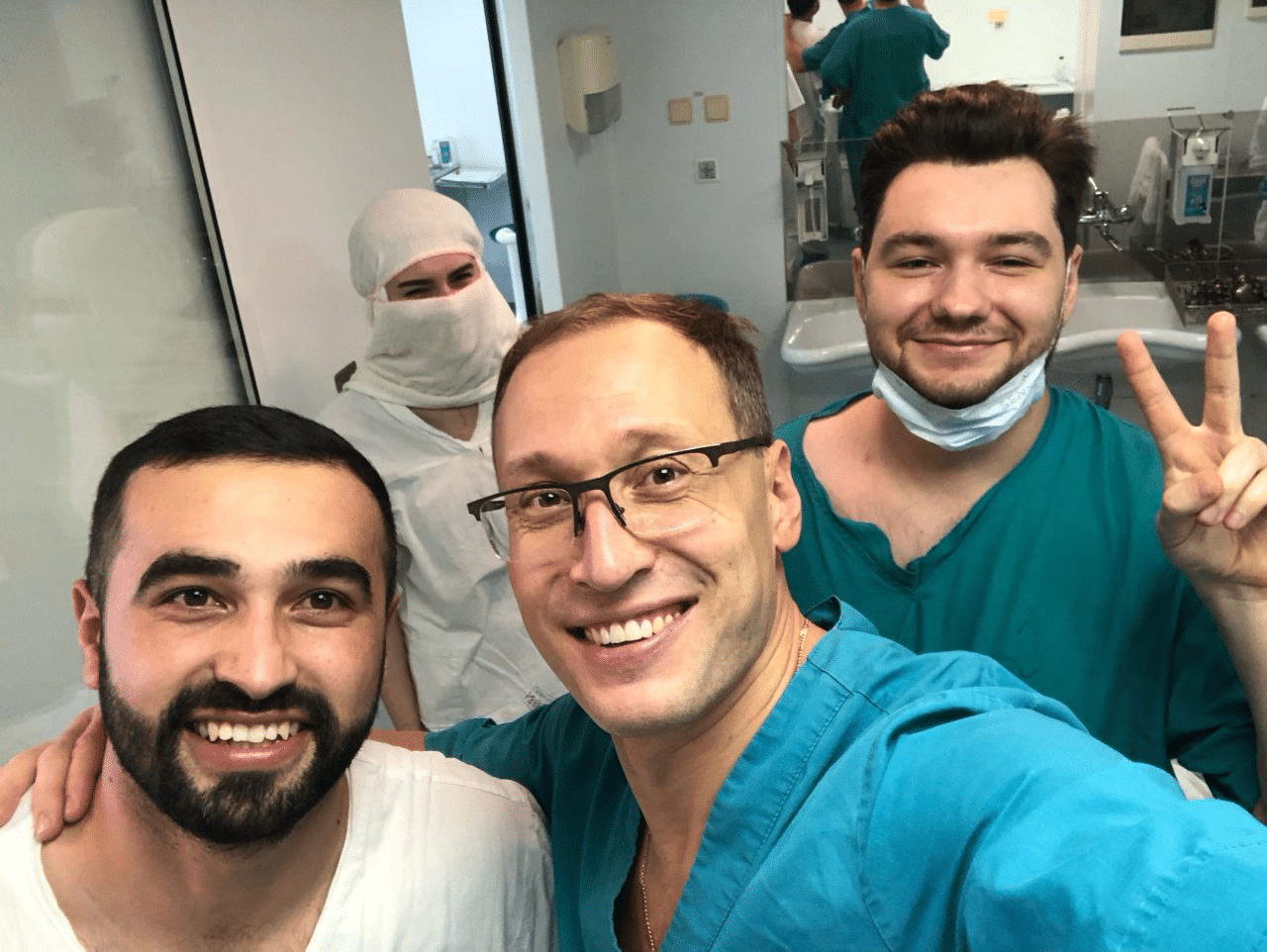 Омские хирурги провели пенсионеру операцию на сосудах без наркоза