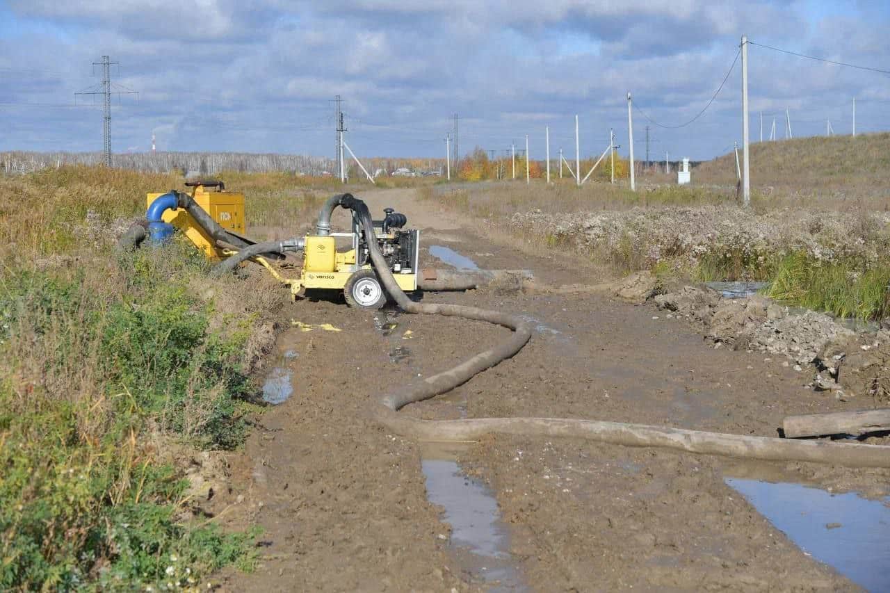 Омские власти пообещали придумать, как отводить воду с Осташково на постоянной основе