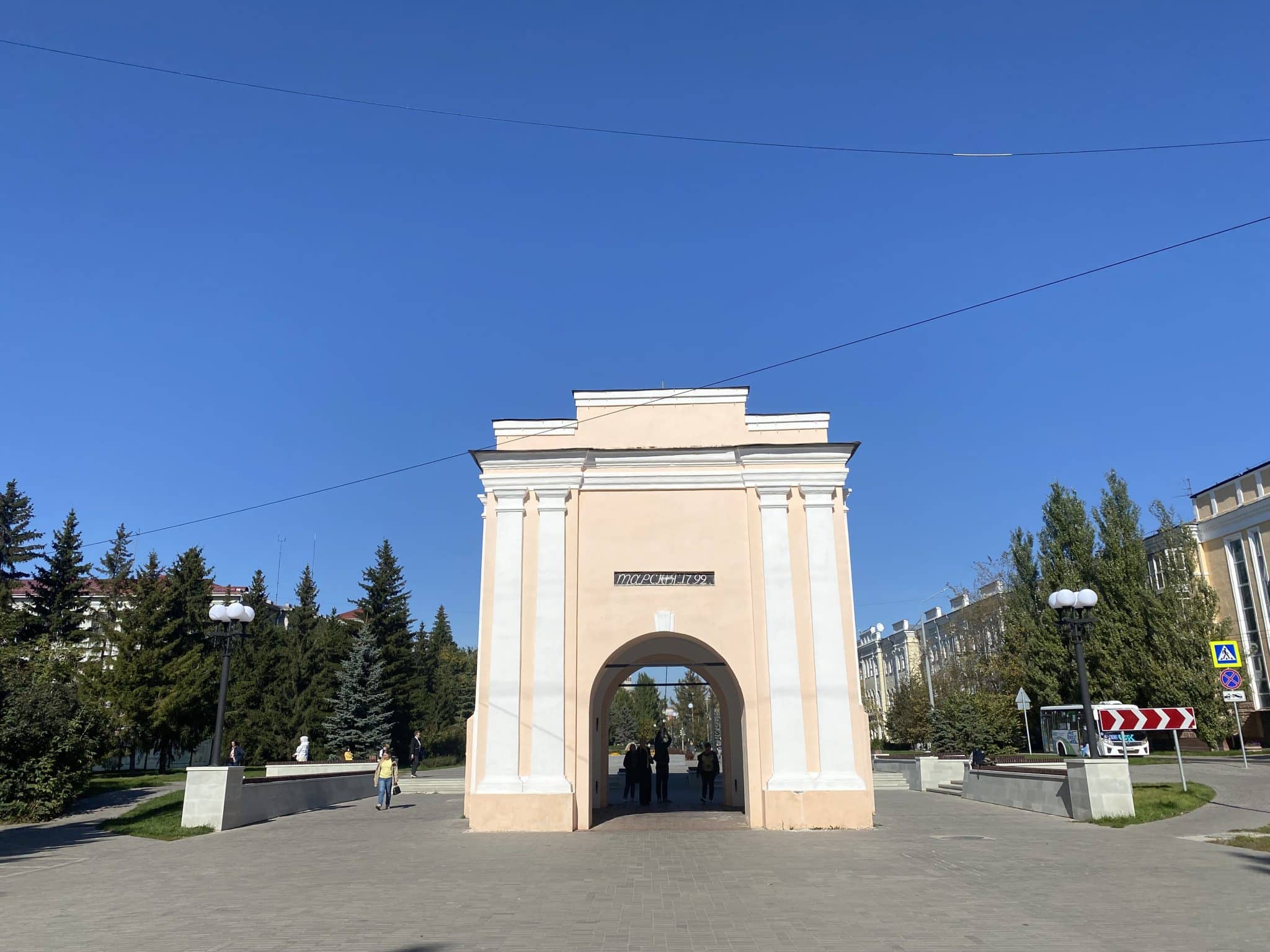 Тарские ворота по решению суда продолжают быть собственностью города