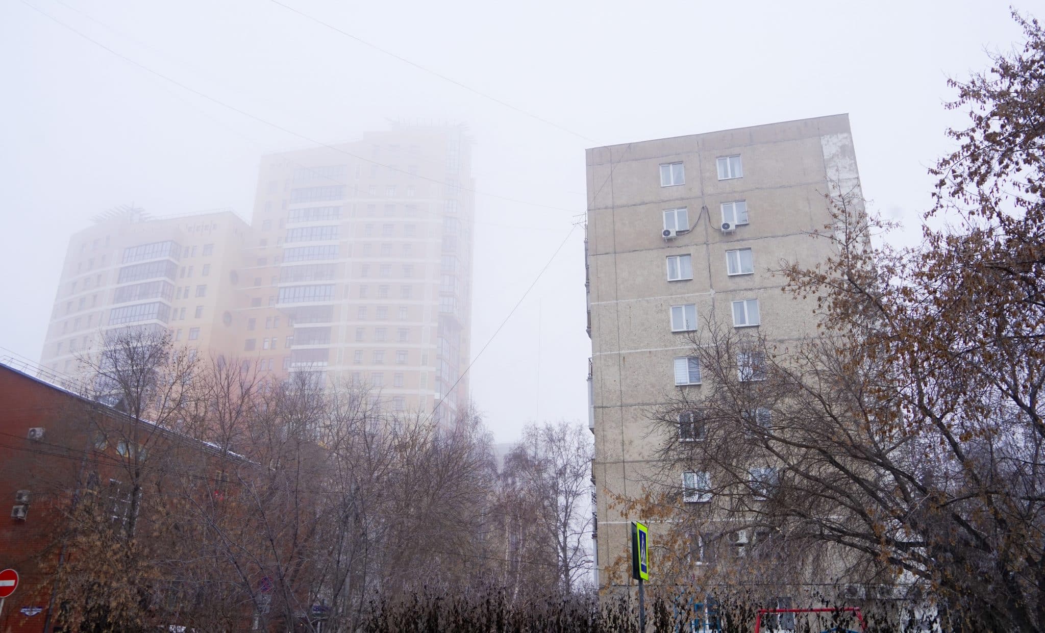 Омск погрузился в небывало густой туман - 12 атмосферных фотографий