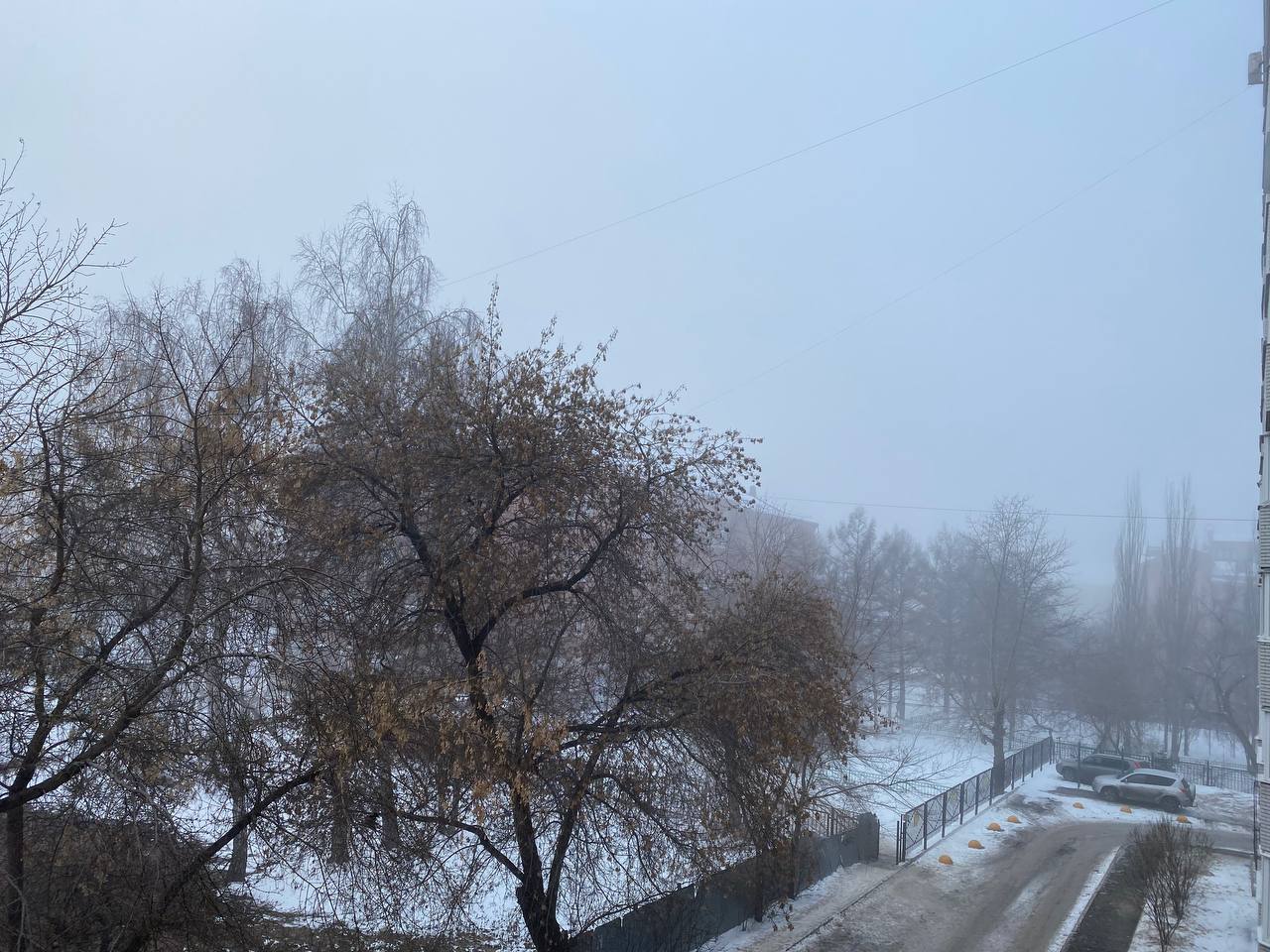 На Омск внезапно опустился густой туман