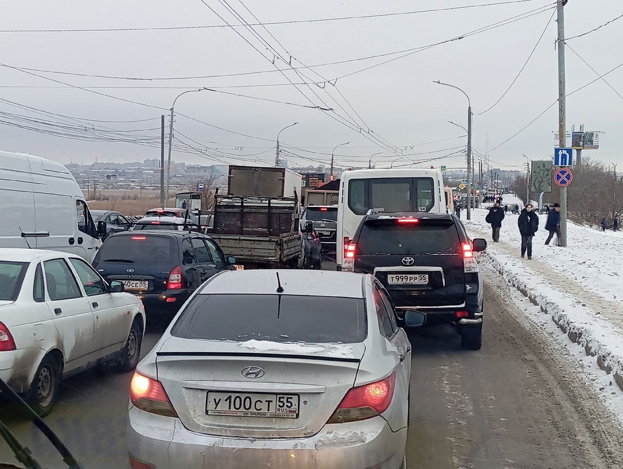 Пешком быстрее: репортаж из поездки по мосту у Телецентра в Омске