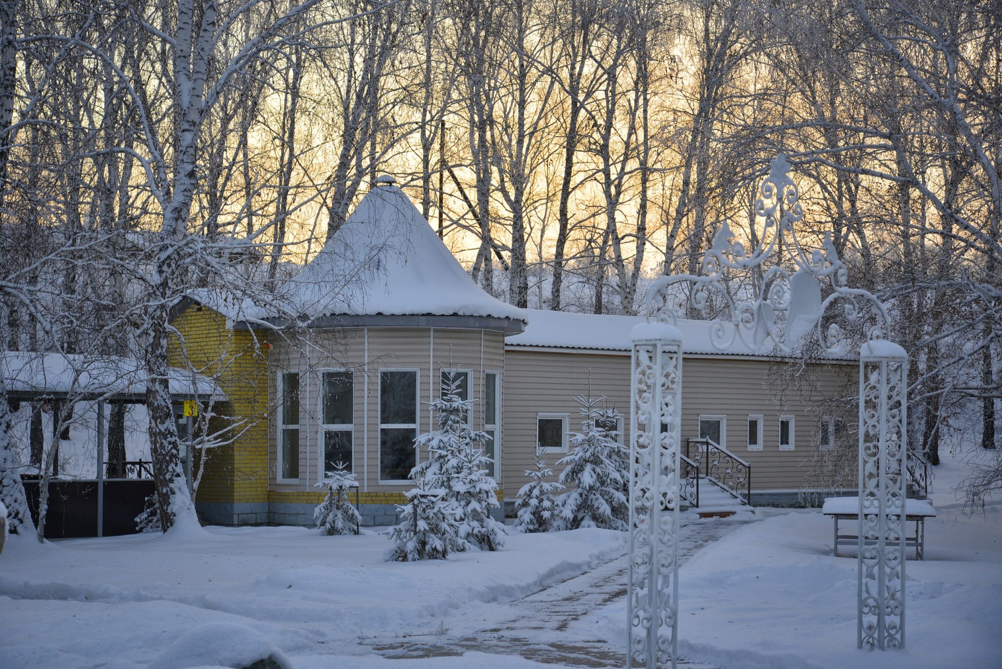 Омичей пригласили отдохнуть на природе в парк-отеле "Жемчужина"