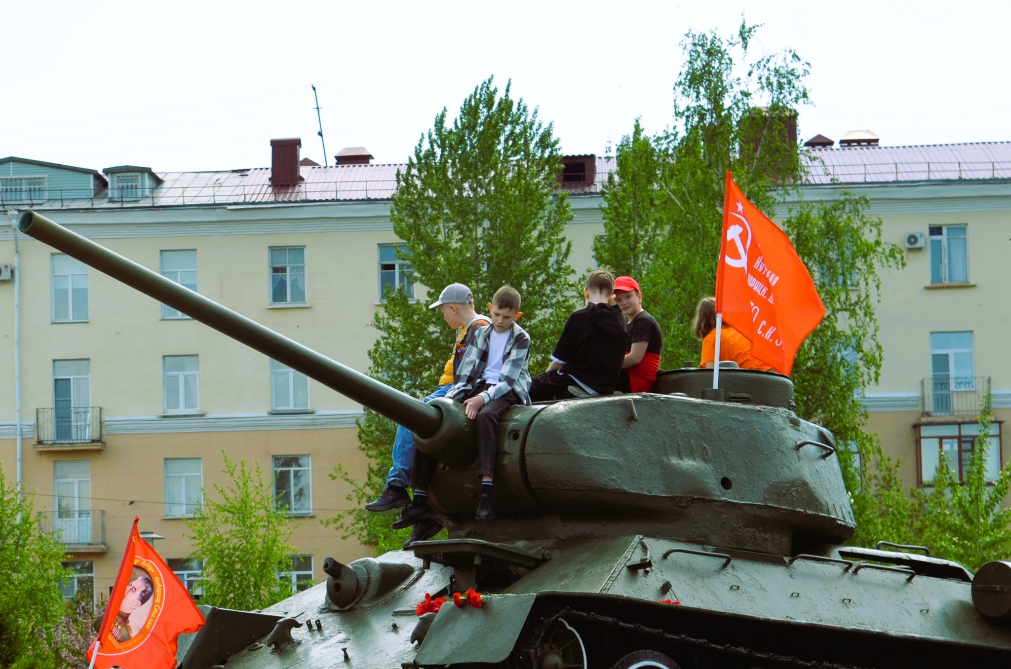 Никто не забыт, ничто не забыто: как в Омске прошёл «Бессмертный полк»