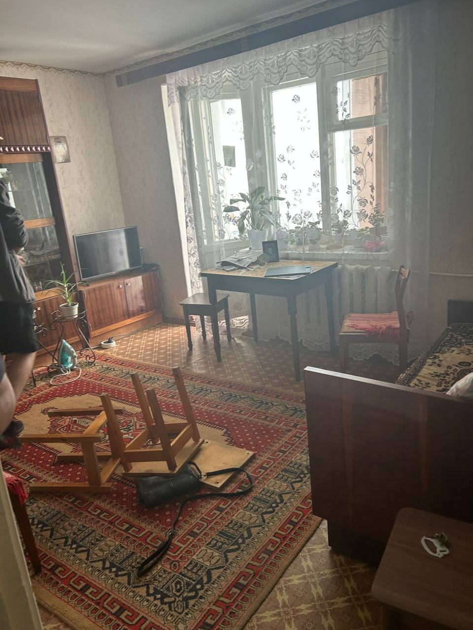 Неадекватный омич ворвался в квартиру к 76-летней женщине и взял ее в заложники