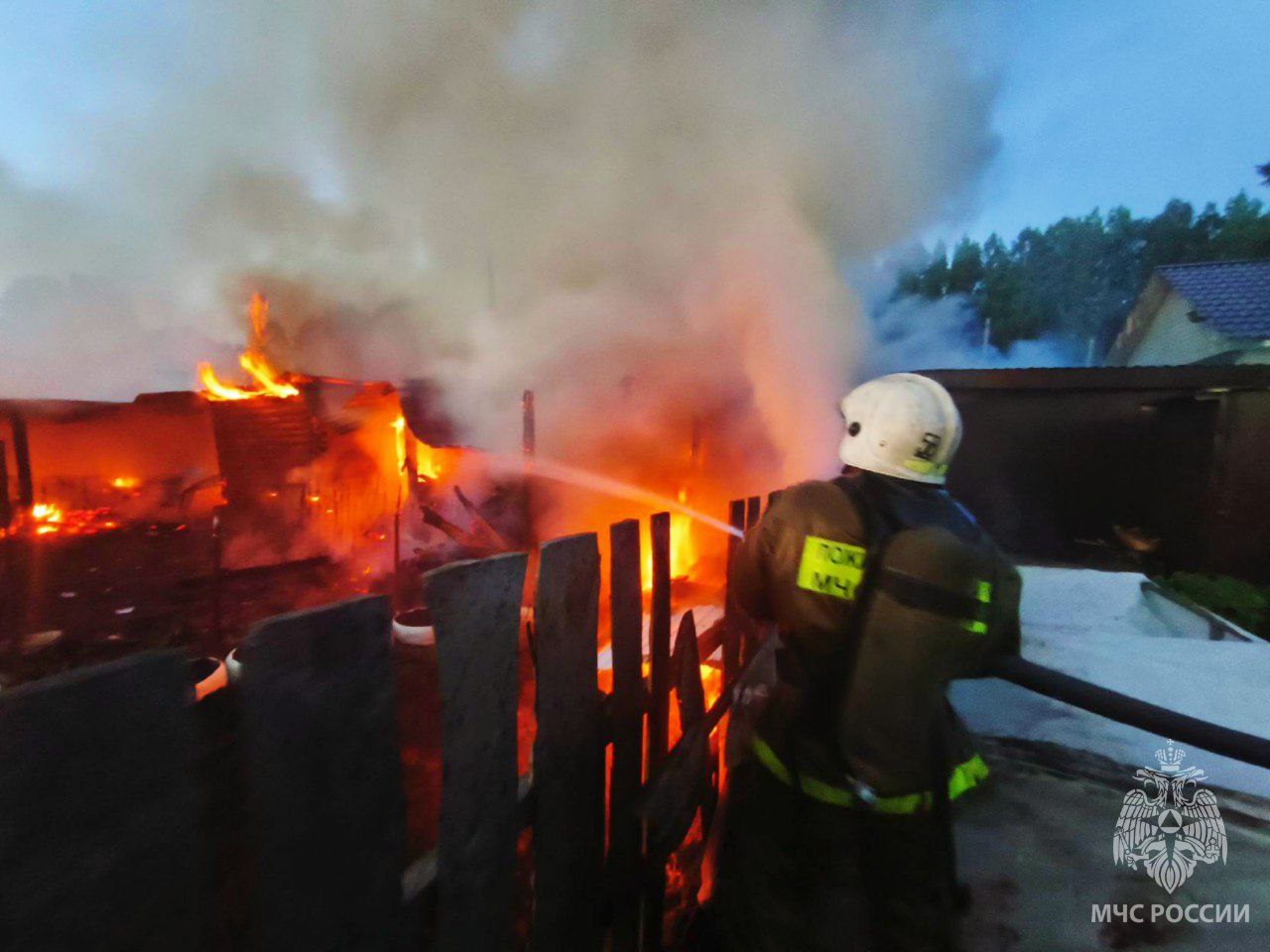 В Омской области за сутки в пожарах пострадало 2 человека