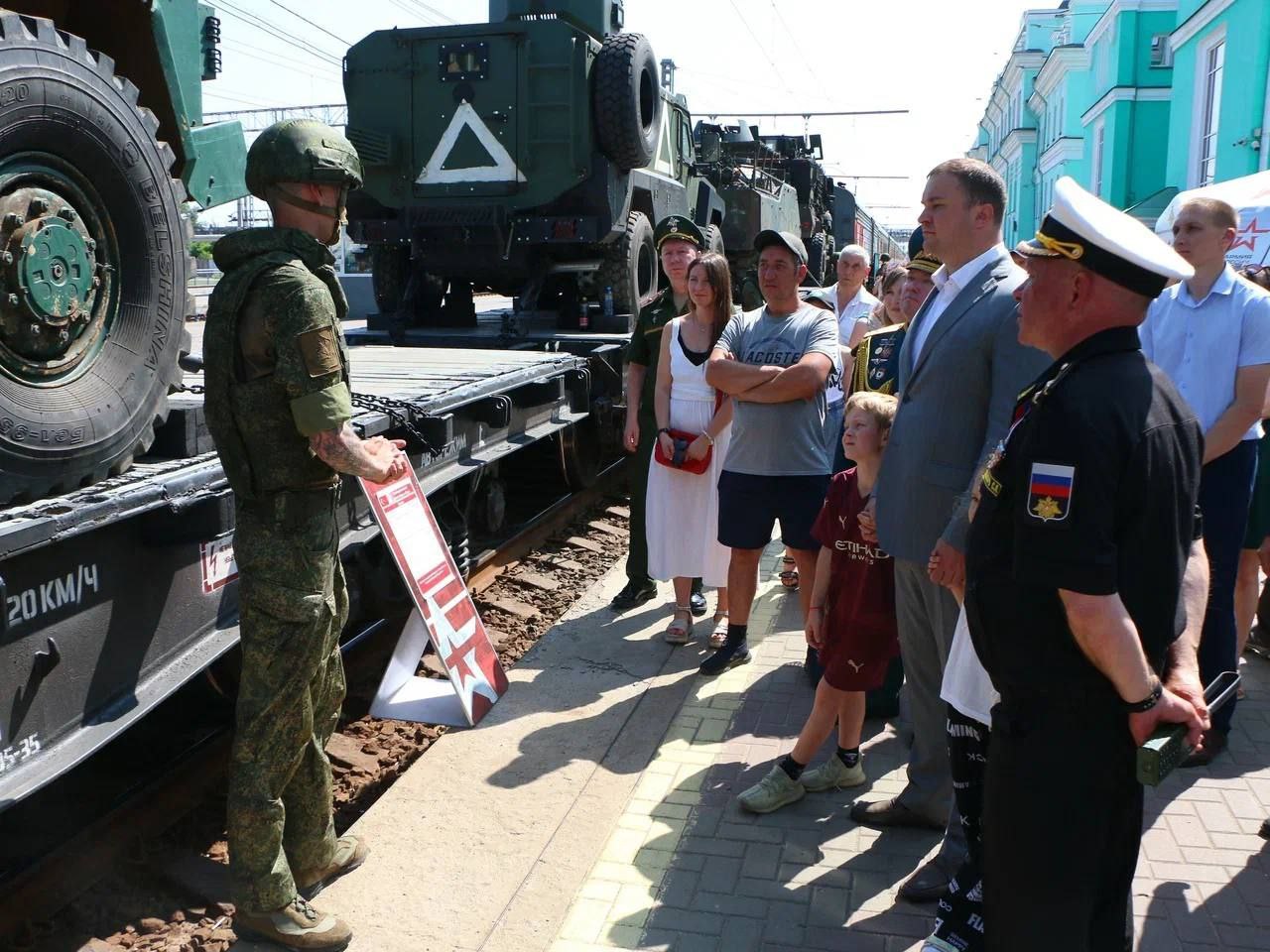 В Омск прибыл агитационный поезд Министерства обороны РФ
