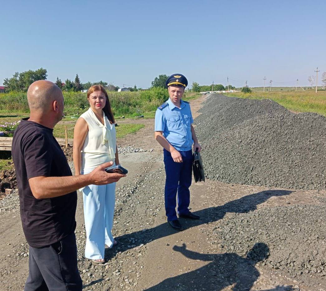 В пригороде Омска прокуроры заставили отремонтировать убитую после потопа дорогу