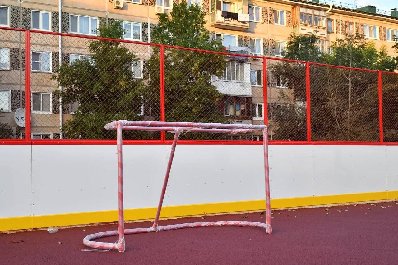 В Омске обновят и построят 30 хоккейных коробок во дворах и у школ