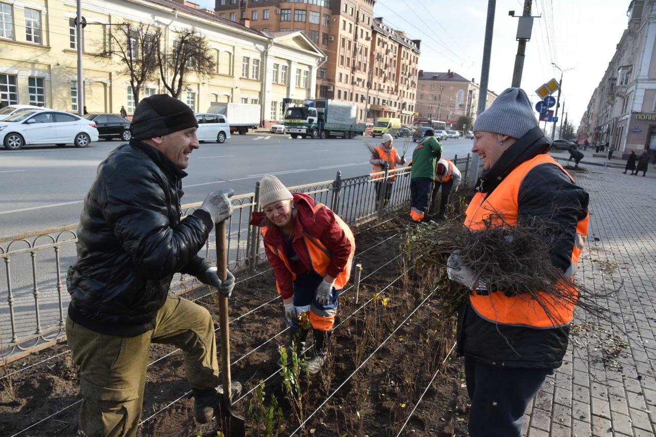 Огромное столпотворение людей в центре Омска объяснил мэр города