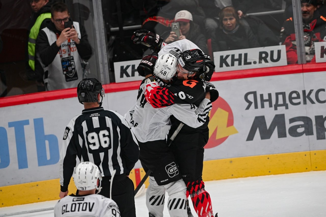 «Авангард» обыграл «Трактор» и прервал серию поражений