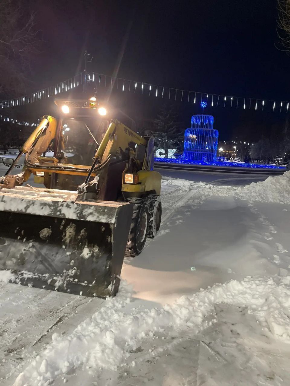 Омск засыпало снегом