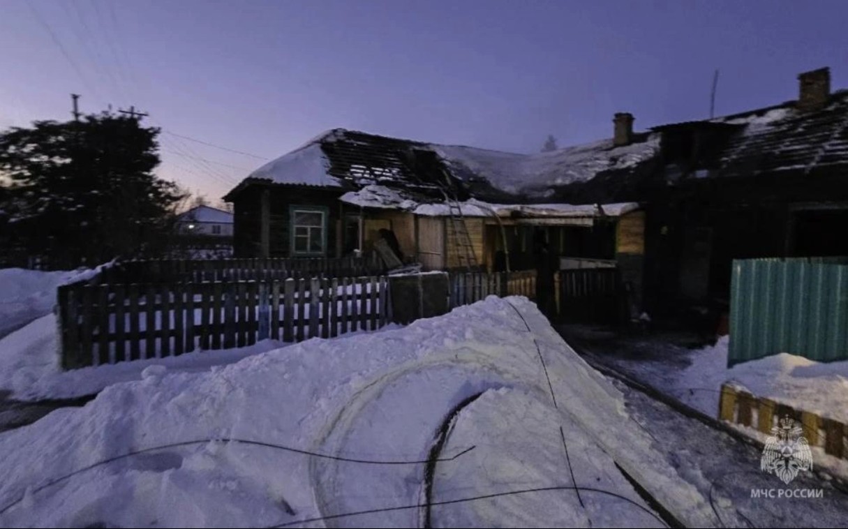 Мужчина и женщина погибли в страшном пожаре в Омске