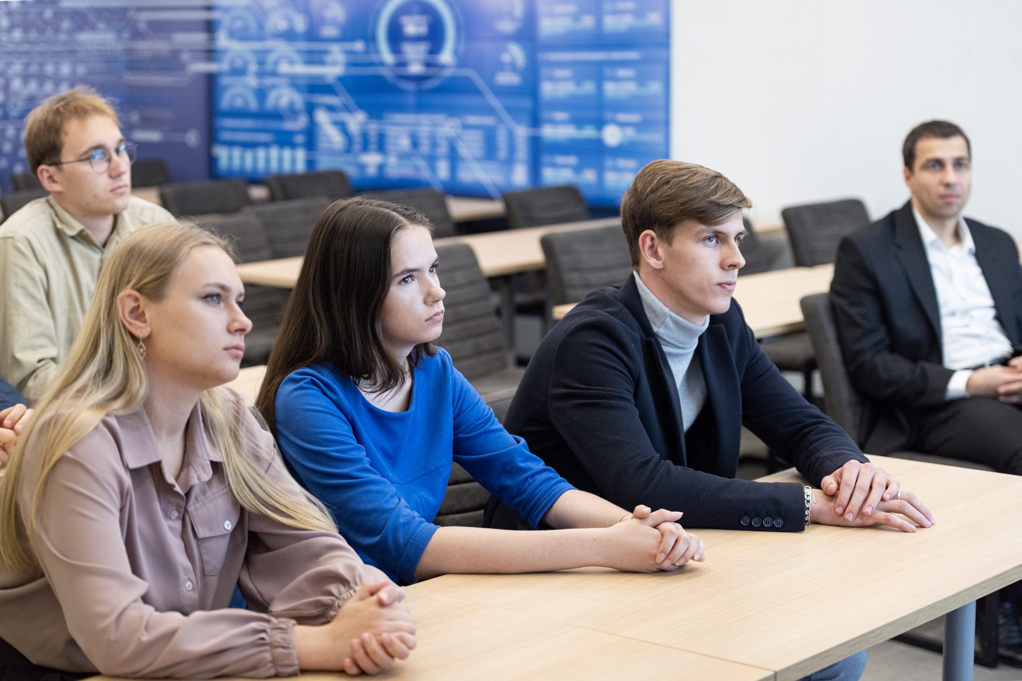 «Газпром нефть» повышает престиж рабочих специальностей среди студентов Омска