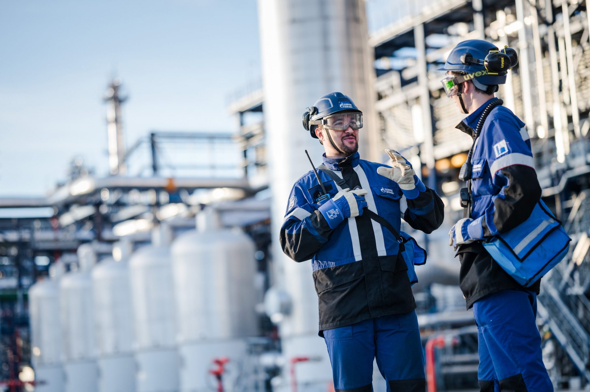 На омском НПЗ рассказали о востребованных рабочих специальностях с высоким доходом