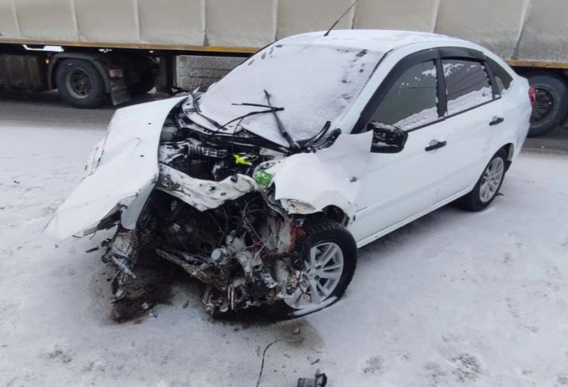 Машины в хлам: массовое ДТП произошло на улице Лукашевича в Омске