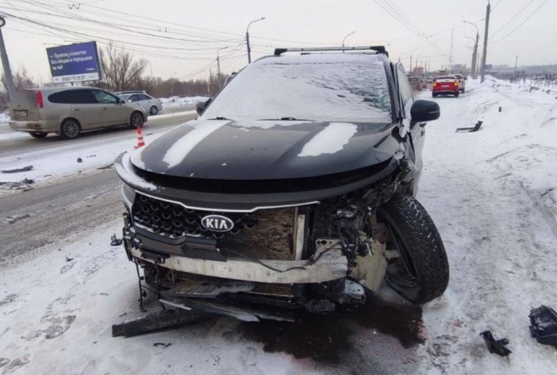 Машины в хлам: массовое ДТП произошло на улице Лукашевича в Омске